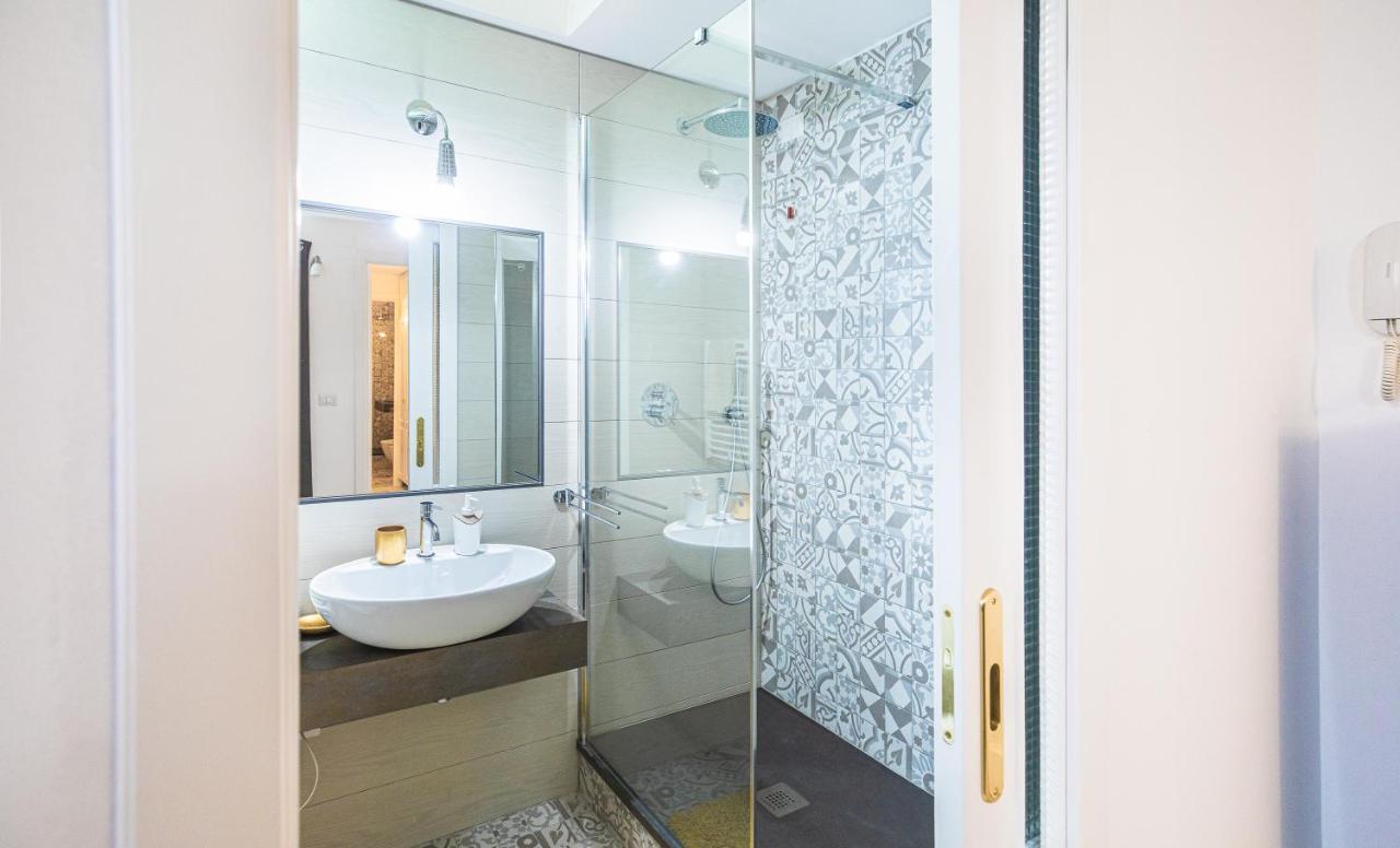 Roma 93 Apartment Cagliari Ngoại thất bức ảnh