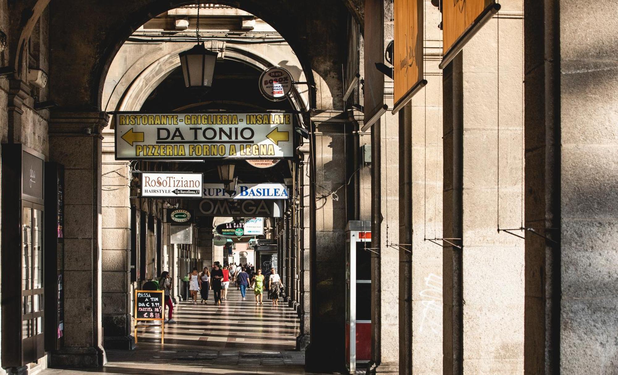 Roma 93 Apartment Cagliari Ngoại thất bức ảnh